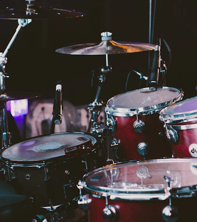 Red drum kit